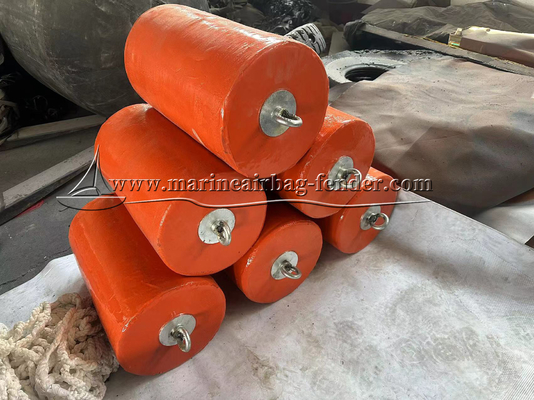 Résistant à l'extrusion Coloré à main tenue EVA mousse rempli Fender pour yacht et bateau
