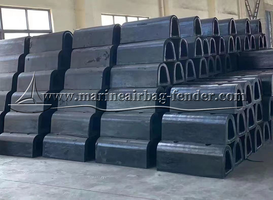 Fendeur en caoutchouc de type D sur mesure, Fendeur solide marin pour la protection du navire