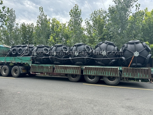 Type de filet de chaîne Fendeur flottant en caoutchouc Quay Fendeurs pneumatiques marins