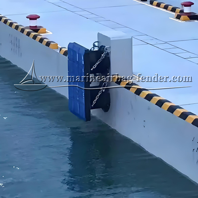 Des débardeurs en caoutchouc de docks marins durables personnalisés avec une chaîne en acier inoxydable