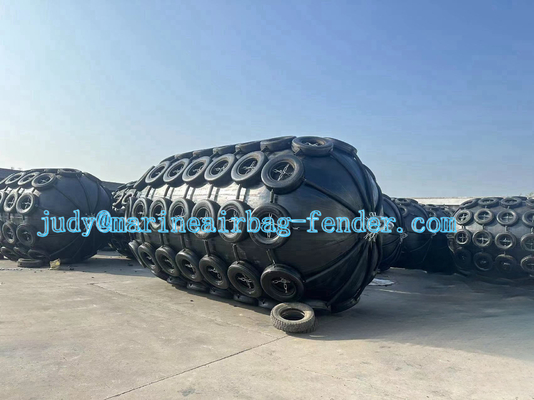 Résistance aux intempéries Vessel Pneumatic Rubber Fender 50kPa/80kPa Résistance